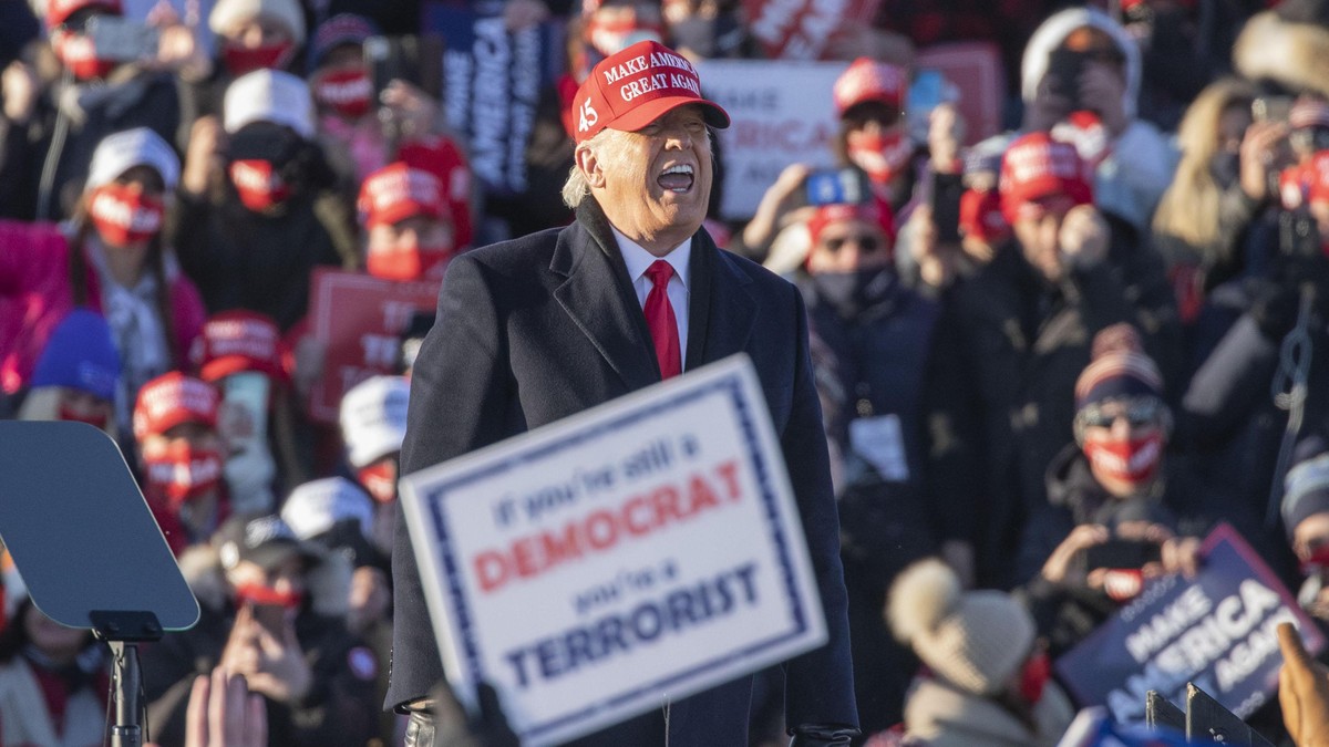 Ông Trump yêu cầu toà án can thiệp vào quá trình kiểm phiếu tại một số bang Ông Trump yêu cầu toà án can thiệp vào quá trình kiểm phiếu tại một số bang