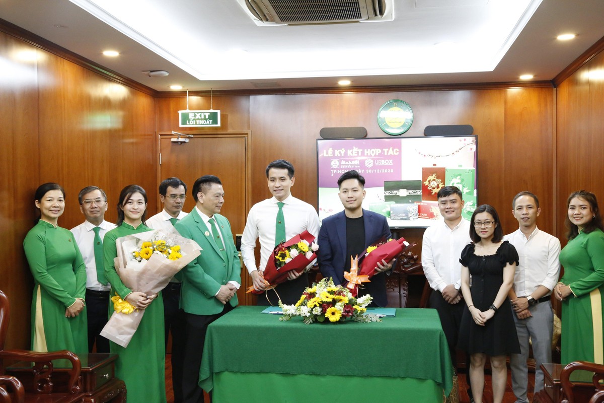 Tập đoàn Mai Linh ký kết hợp tác cùng UrBox để cho ra mắt Thẻ Mai Linh - UrBox