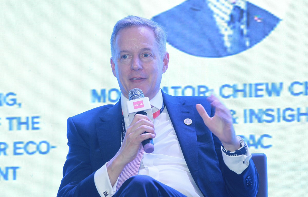 Ông Jonathan Back, Tổng giám đốc Tài chính, Ayala Energy