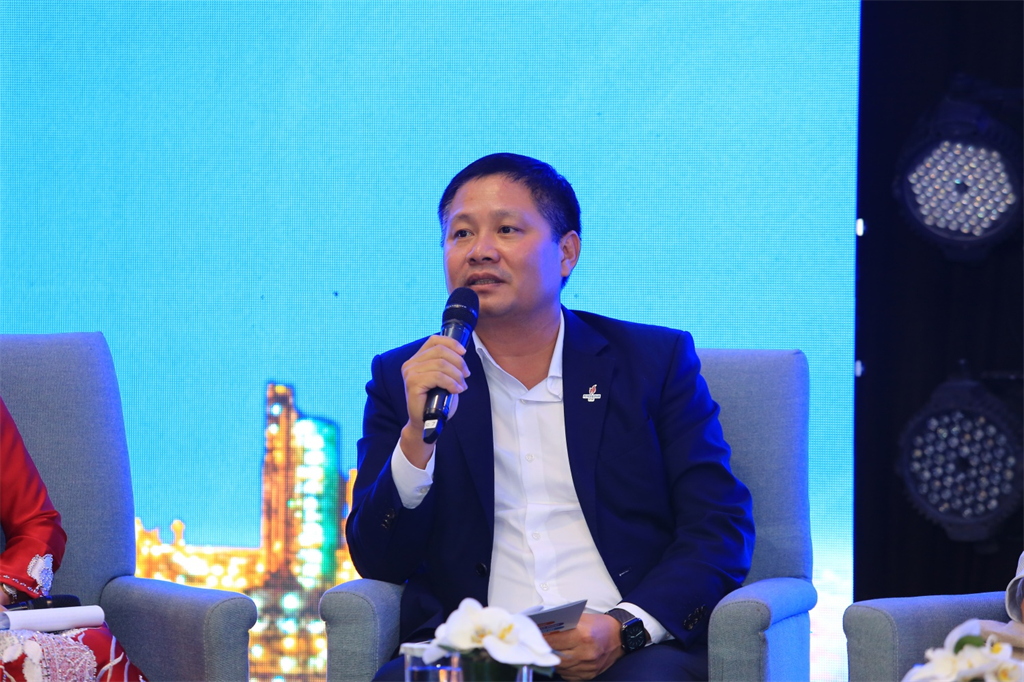 Tổng giám đốc BSR Bùi Ngọc Dương phát biểu về chiến lược BSR trong sản xuất sản phẩm xăng dầu Tổng giám đốc BSR Bùi Ngọc Dương phát biểu về chiến lược BSR trong sản xuất sản phẩm xăng dầu