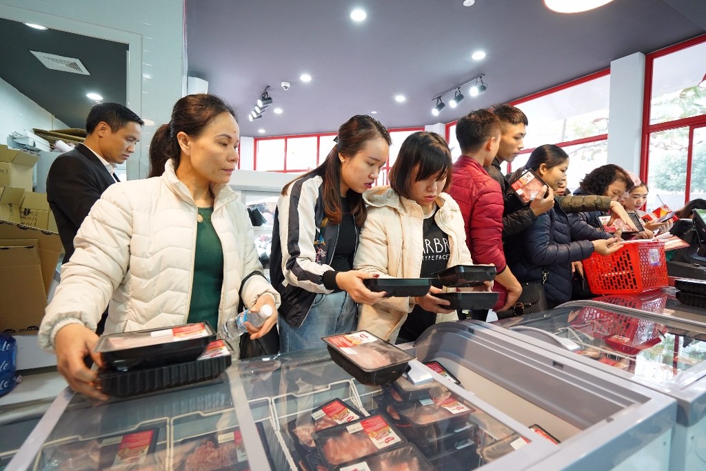 Thịt mát trở lại, đông đảo bà nội trợ Hà Nội chen chân tới mua ảnh 2