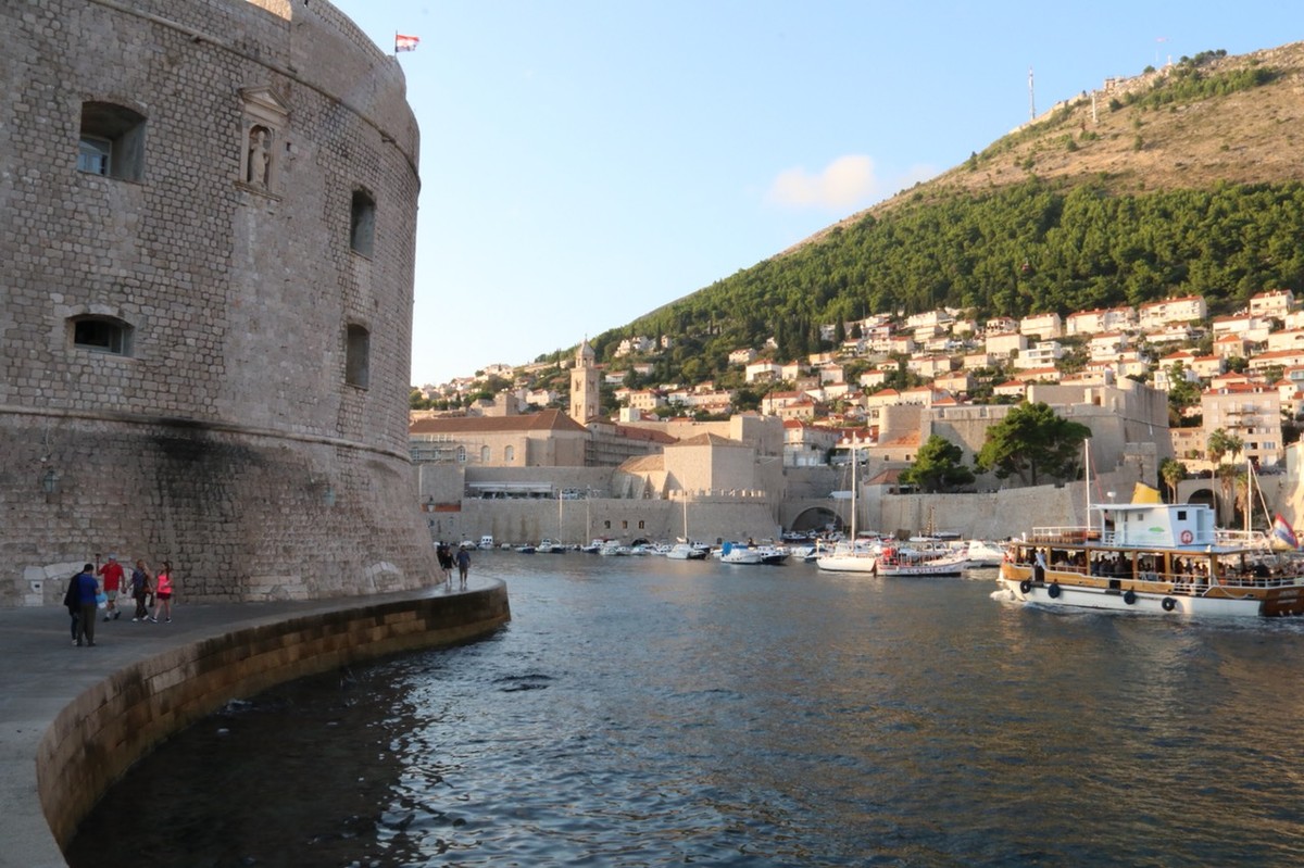 Dubrovnik, điểm đến “long lanh” bên bờ Địa Trung Hải ảnh 1
