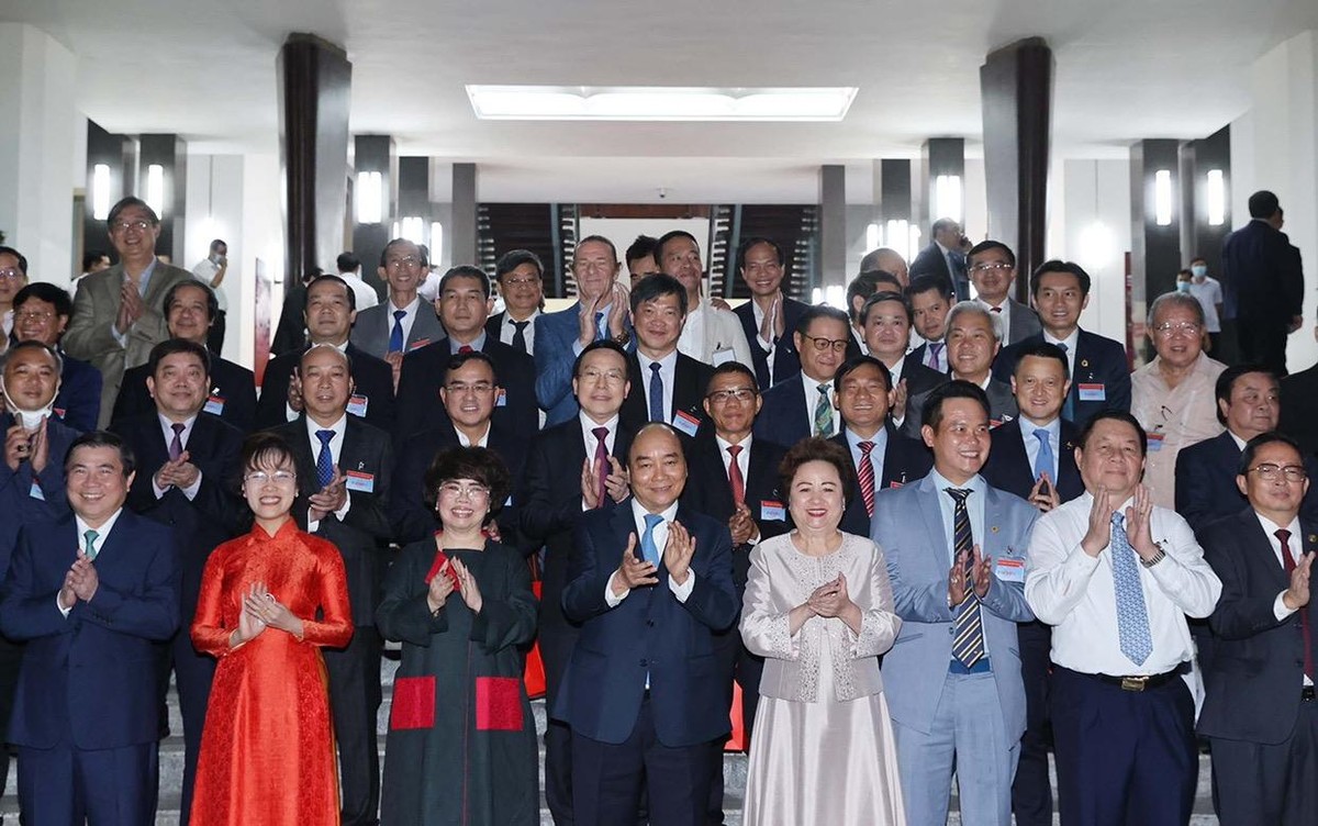 Thủ tướng Chính phủ Nguyễn Xuân Phúc cùng lãnh đạo các tập đoàn kinh tế tại "Đối thoại 2045"