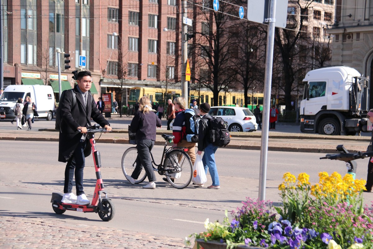 Xe đạp, xe scooter là phương tiện phổ biến trong đi lại của người dân Phần Lan