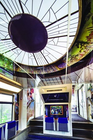 Thưởng ngoạn nghệ thuật trên đường sắt tại Pháp ảnh 2