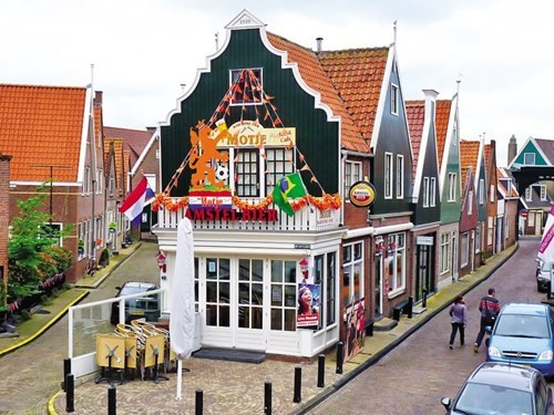 Những ngôi làng đẹp như cổ tích quanh Amsterdam ảnh 2