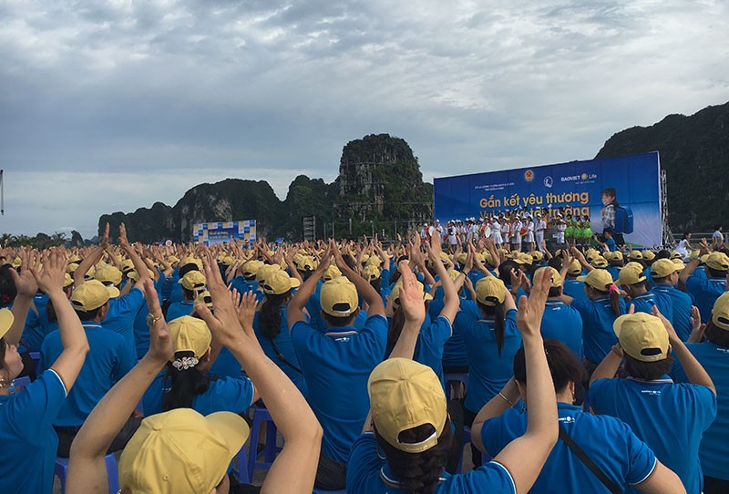 Cán bộ Bảo Việt Nhân Thọ đi bộ gây quỹ “Gắn kết yêu thương - Vui bước đến trường“ ảnh 1