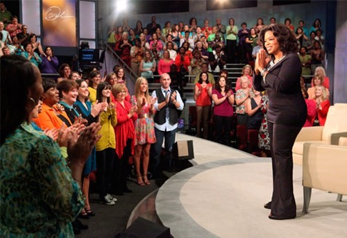 Tin vào bản năng, bài học kinh doanh đầu tiên của tỷ phú Oprah Winfrey ảnh 1