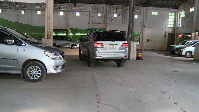 Chiều 1/9 chỉ còn lác đác vài xe chờ xuất bến đi đón khách về quê