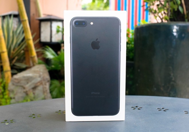 iPhone 7 Plus đầu tiên về Việt Nam, giá gần 38 triệu đồng ảnh 1