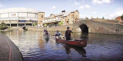 Những nẻo đường ngày hè ở Anh ảnh 1