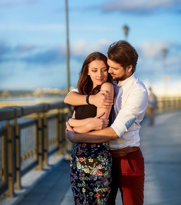 9 cách ôm khiến tim đối phương loạn nhịp ảnh 1