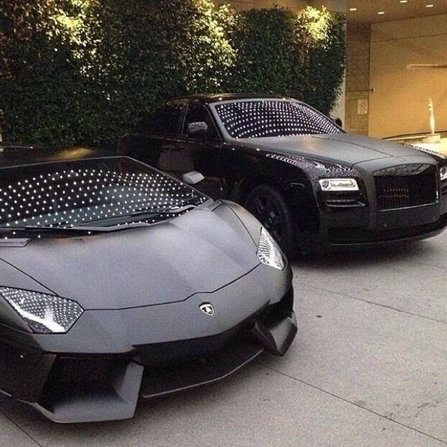 Hội cha mẹ giàu khoe cuộc sống vương giả ảnh 2