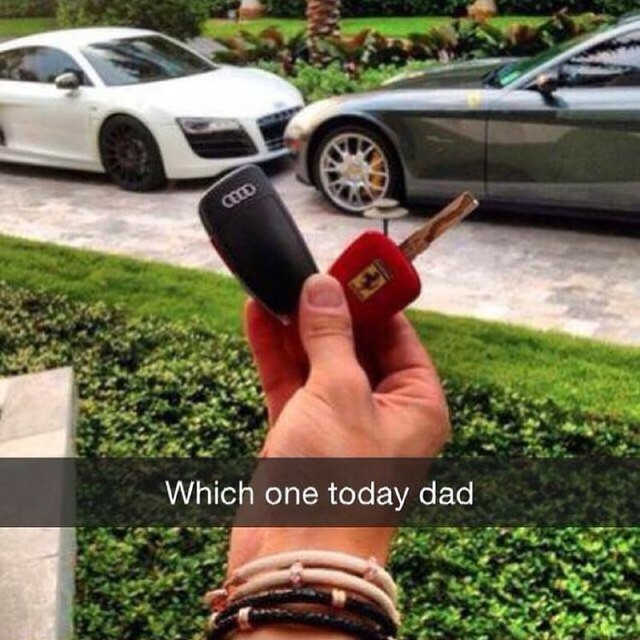 Hội cha mẹ giàu khoe cuộc sống vương giả ảnh 4