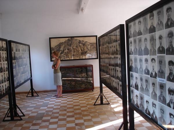 Những nhà tù “khét tiếng” một thời cực hút khách tham quan ảnh 3