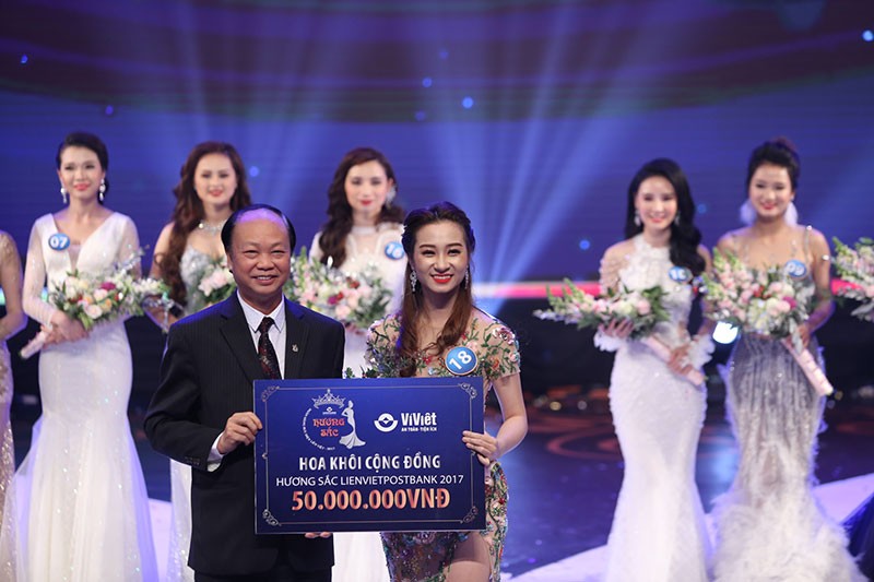 Lộ diện Hoa khôi Hương sắc LienVietPostBank 2017 ảnh 16