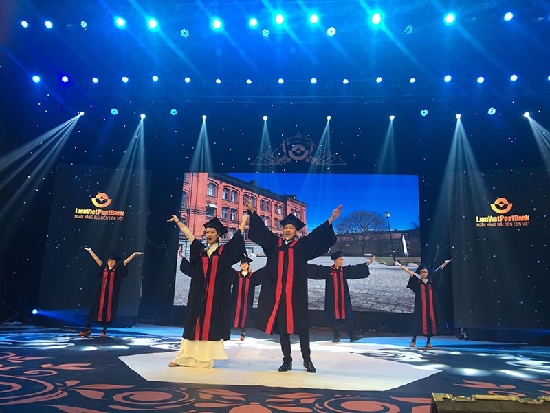 Lộ diện Hoa khôi Hương sắc LienVietPostBank 2017 ảnh 5