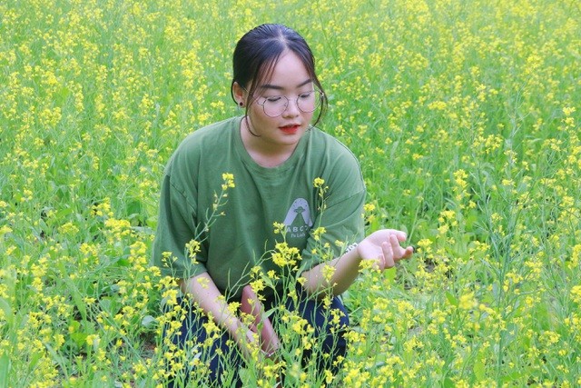 Vườn hoa cải rực vàng đẹp mê hồn khiến du khách nao lòng ở Thung Nham ảnh 8