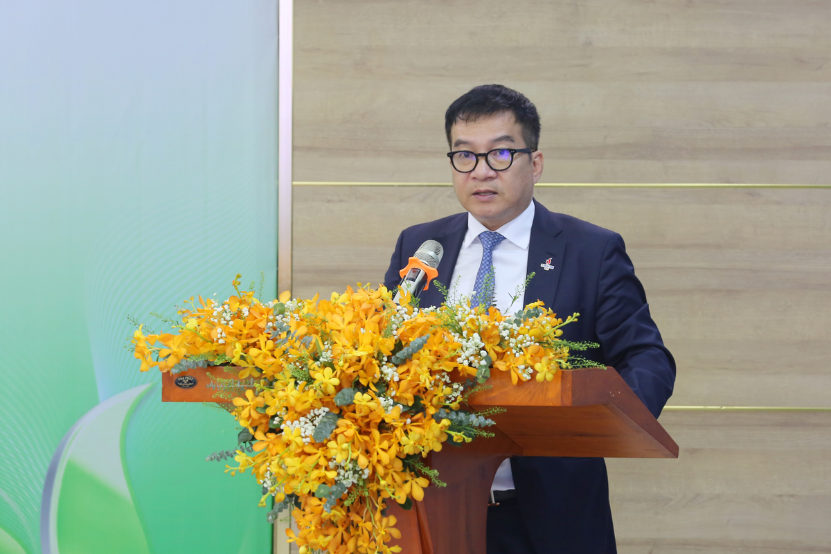 Ông Nguyễn Việt Thắng – Tổng giám đốc BSR báo cáo kết quả hoạt động sản xuất kinh doanh năm 2024 và kế hoạch hoạt động sản xuất kinh doanh năm 2025 với ĐHĐCĐ. Năm 2024, BSR hoàn thành các chỉ tiêu về sản lượng, doanh thu và nộp ngân sách theo kế hoạch được đại hội đồng cổ đông thông qua