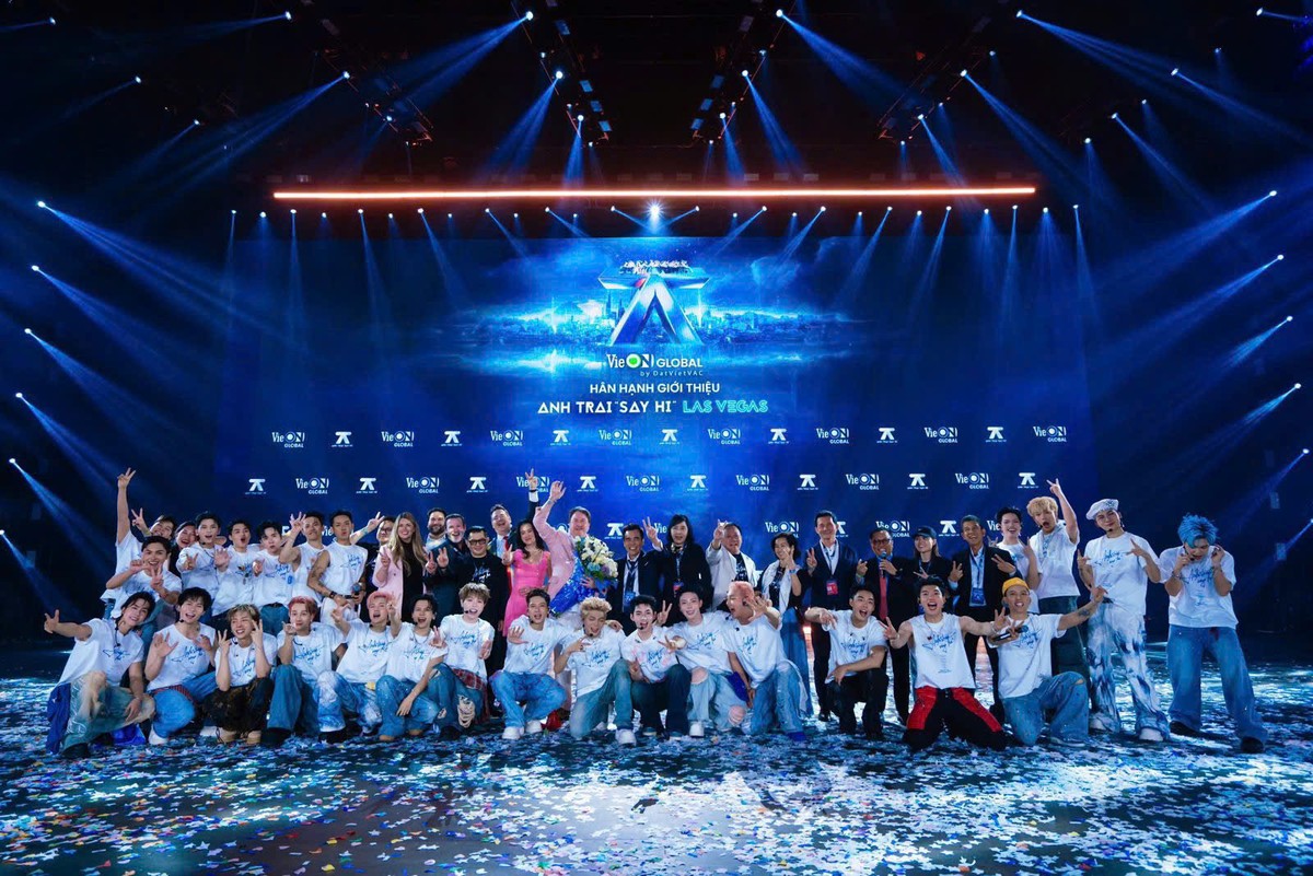 Ông Marc Knapper - Nguyên đại sứ Mỹ tại Việt Nam tham dự Anh Trai “Say Hi” Concert Las Vegas Ông Marc Knapper - Nguyên đại sứ Mỹ tại Việt Nam tham dự Anh Trai “Say Hi” Concert Las Vegas