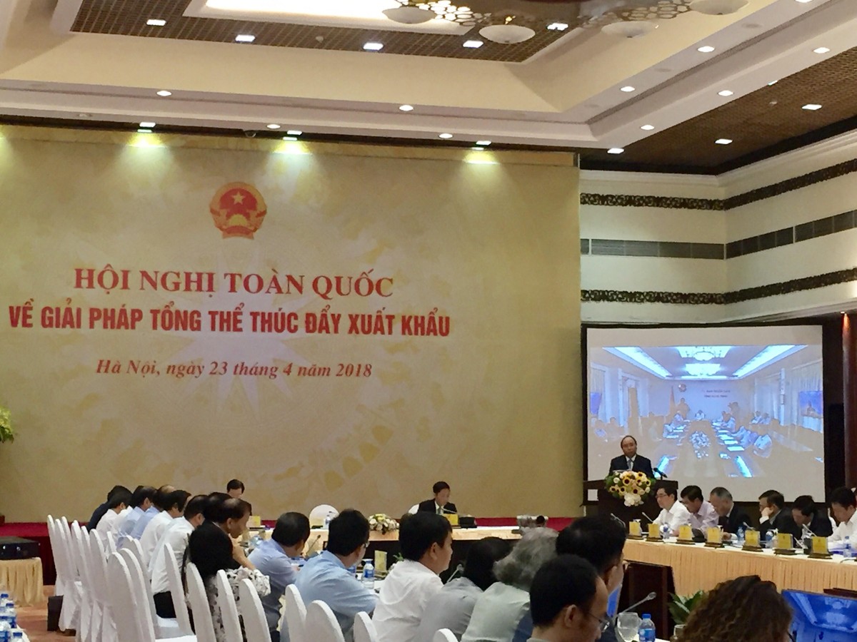 Thủ tướng: Thúc đẩy tẳng trưởng xuất khẩu, đưa doanh nghiệp tham gia sâu chuỗi cung ứng toàn cầu ảnh 1