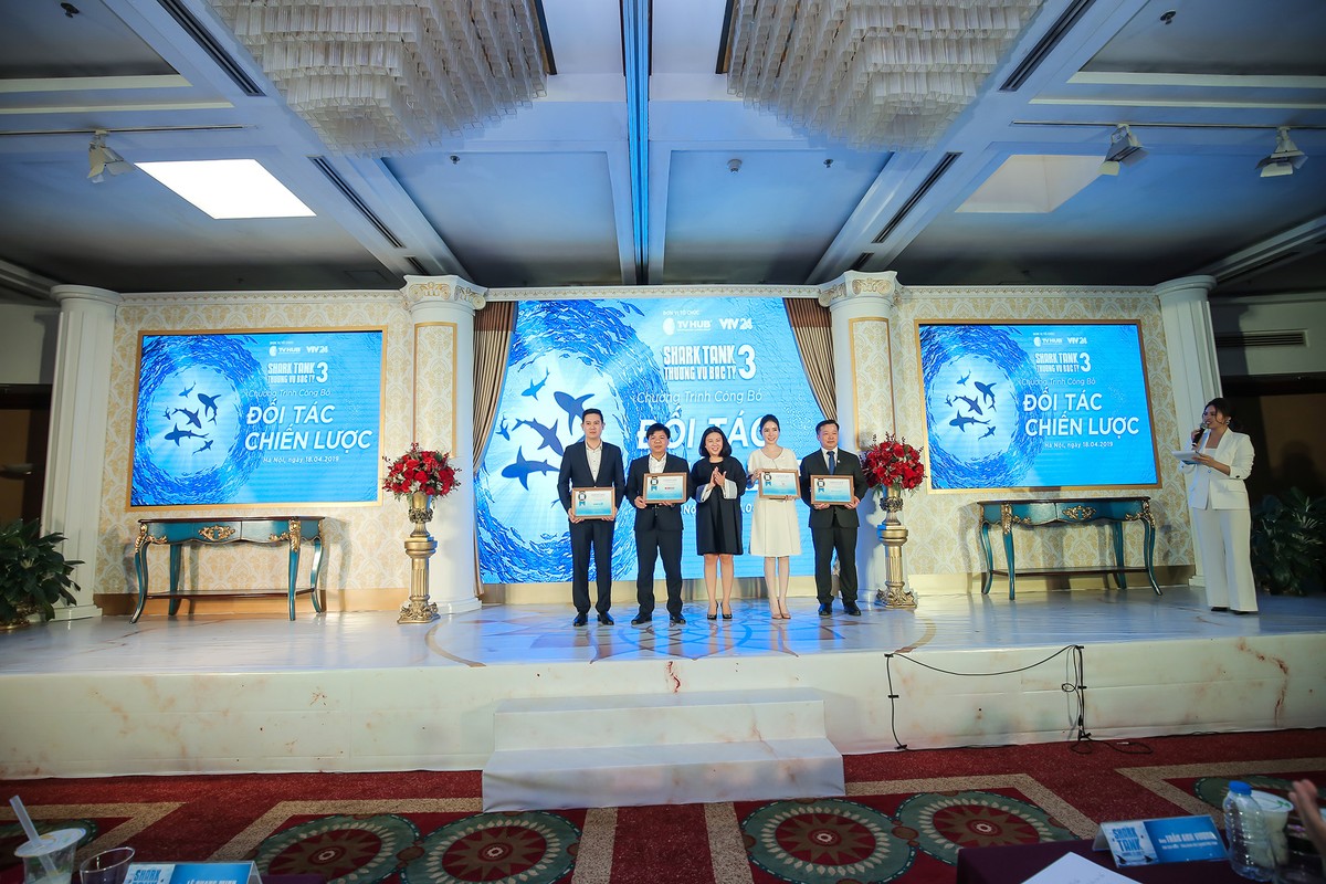 Ông chủ Asanzo Phạm Văn Tam ngồi vị trí cá mập trong Shark Tank mùa ba ảnh 1