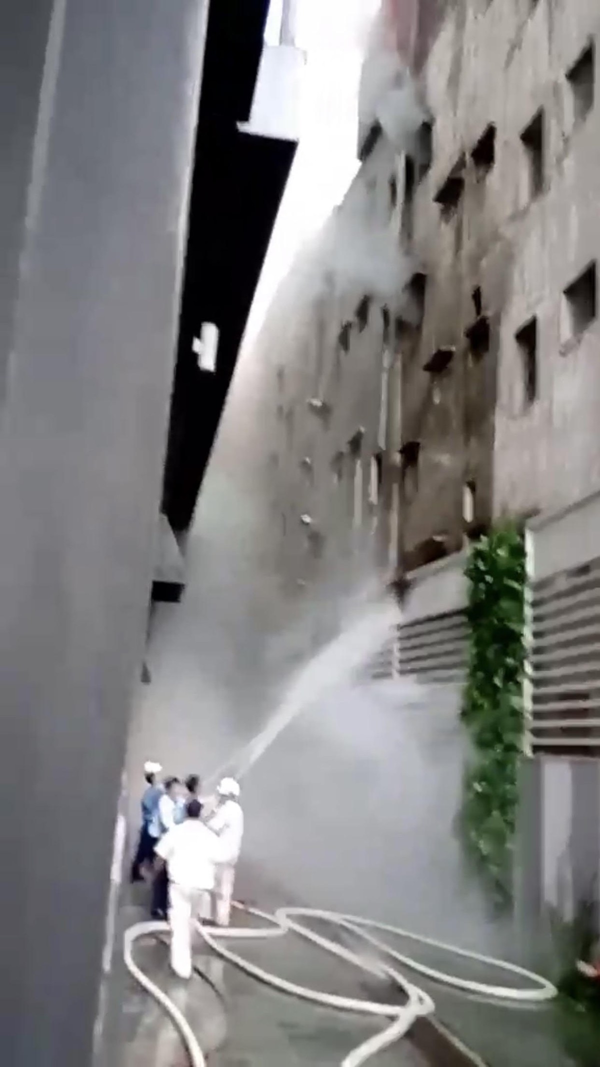 Hà Nội: Lại xảy ra cháy lớn ở Núi Trúc ảnh 1