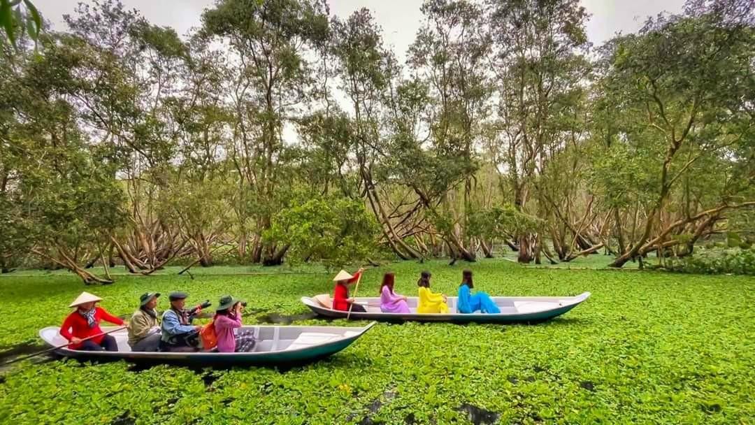 Bộ ảnh Xuân đậm chất Trà Sư.