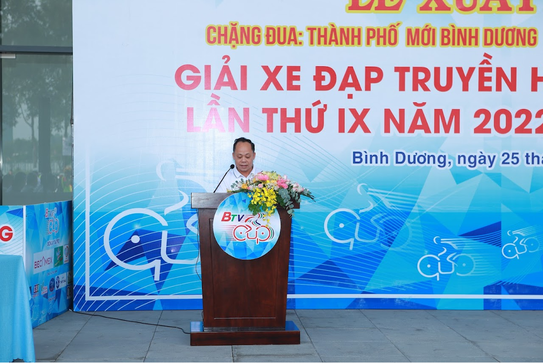 Đại diện Tập đoàn Tân Hiệp Phát chia sẻ tại giải xe đạp truyền hình Bình Dương lần thứ IX.