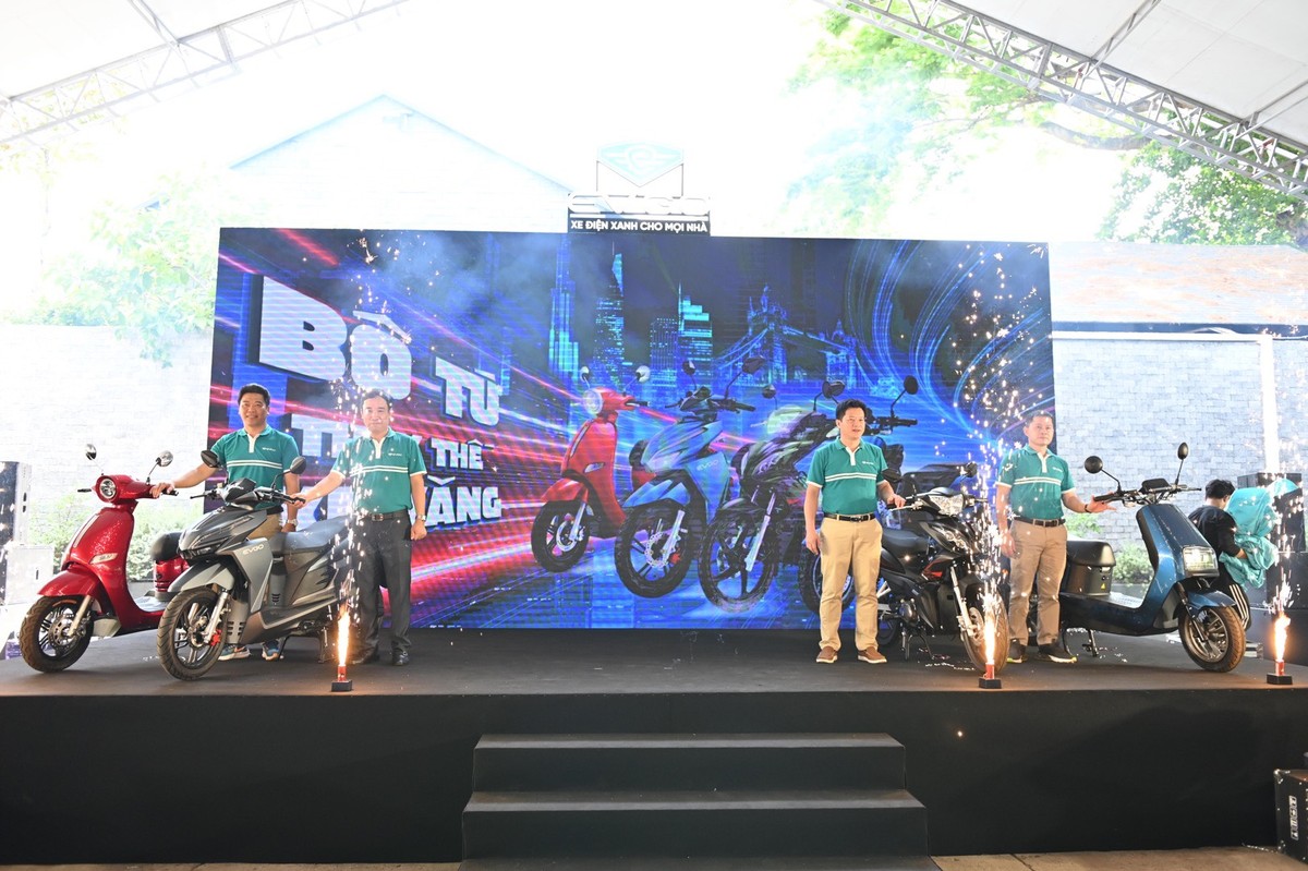 Bộ tứ thay thế xe xăng của Tập đoàn Sơn Hà ra mắt.