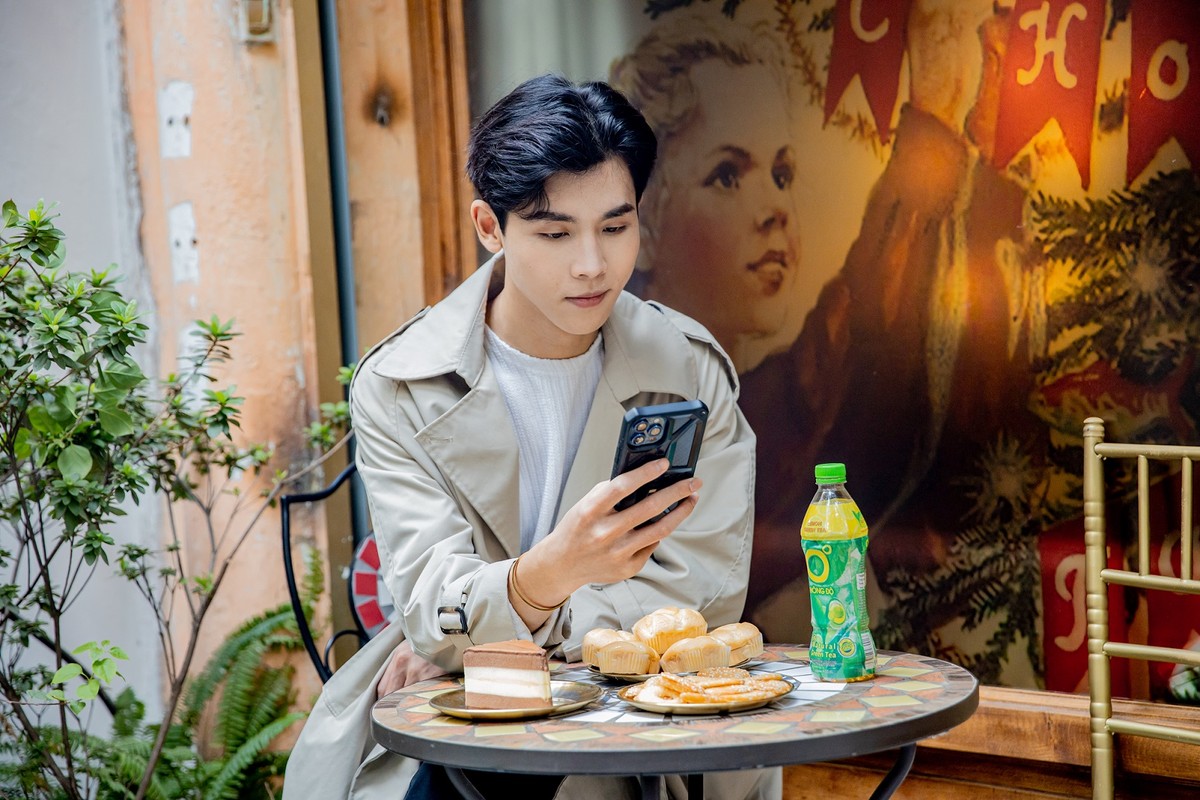 Với nhiều người làm việc tự do, dù căng thẳng, mệt mỏi nhưng họ vẫn phải cố gắng “cày” nhiều hơn, ôm công việc nặng hơn để có thêm thu nhập trong mùa cuối năm. Với nhiều người làm việc tự do, dù căng thẳng, mệt mỏi nhưng họ vẫn phải cố gắng “cày” nhiều hơn, ôm công việc nặng hơn để có thêm thu nhập trong mùa cuối năm.