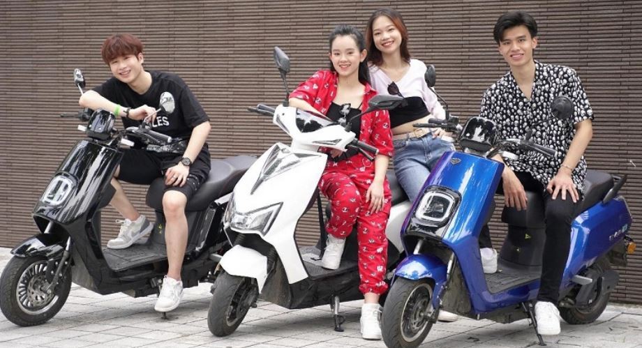 Ngày càng nhiều người trẻ ưa thích xe máy điện