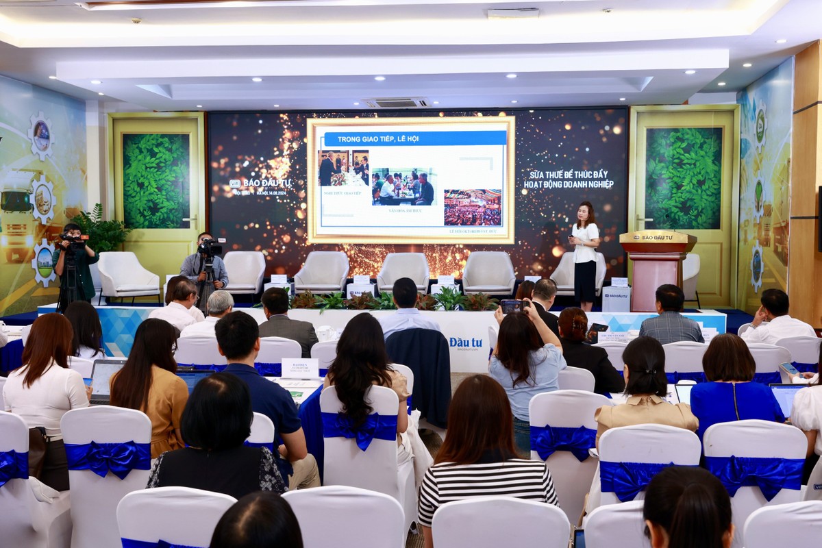 Bà Chu Thị Vân Anh chia sẻ tại Hội thảo "Sửa thuế để thúc đẩy doanh nghiệp" do Báo Đầu tư tổ chức ngày 14/8. Ảnh Chí Cường.