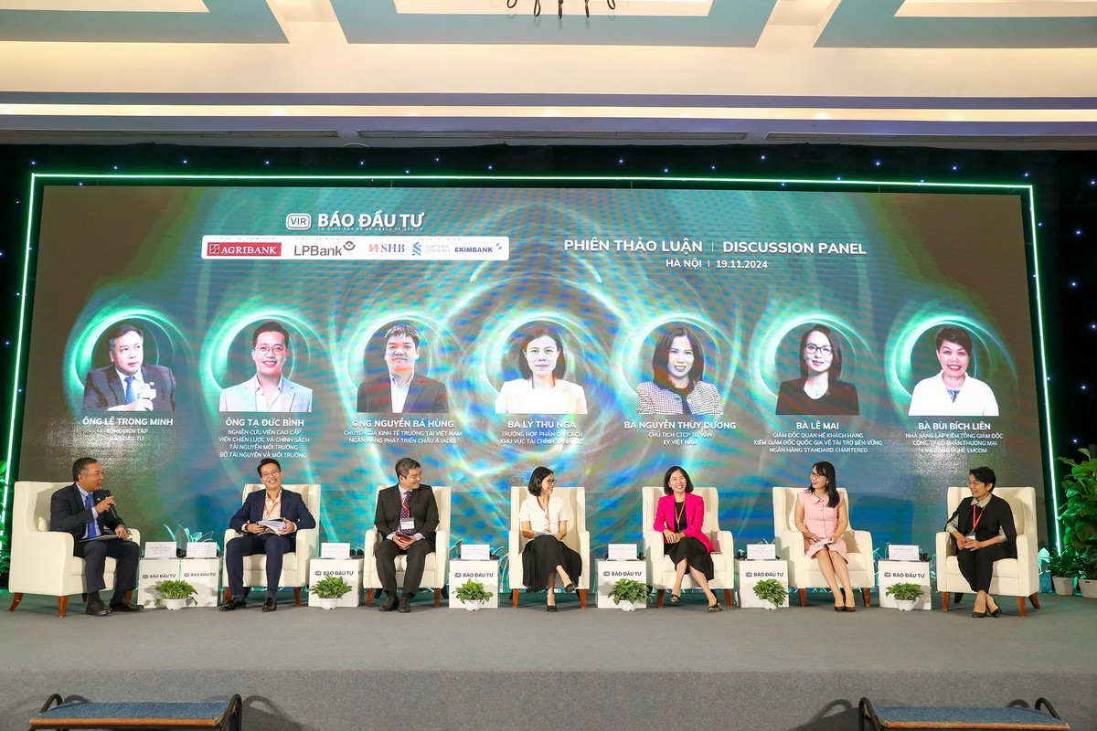 Đại diện Standard Chartered nhận thấy vẫn còn có sự khó khăn, tính thiếu đồng bộ trong khung chính sách ESG là rào cản trong tăng trưởng tín dụng xanh. Đại diện Standard Chartered nhận thấy vẫn còn có sự khó khăn, tính thiếu đồng bộ trong khung chính sách ESG là rào cản trong tăng trưởng tín dụng xanh.