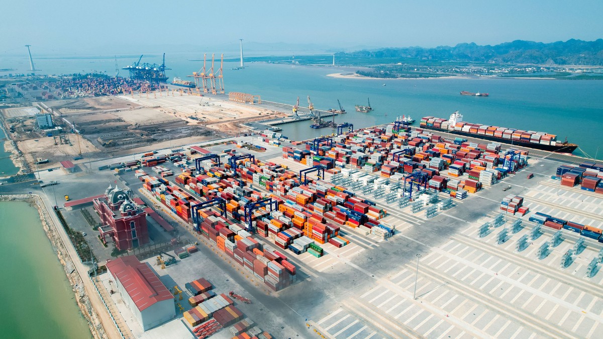Toàn cảnh cảng container quốc tế Hateco Hải Phòng.