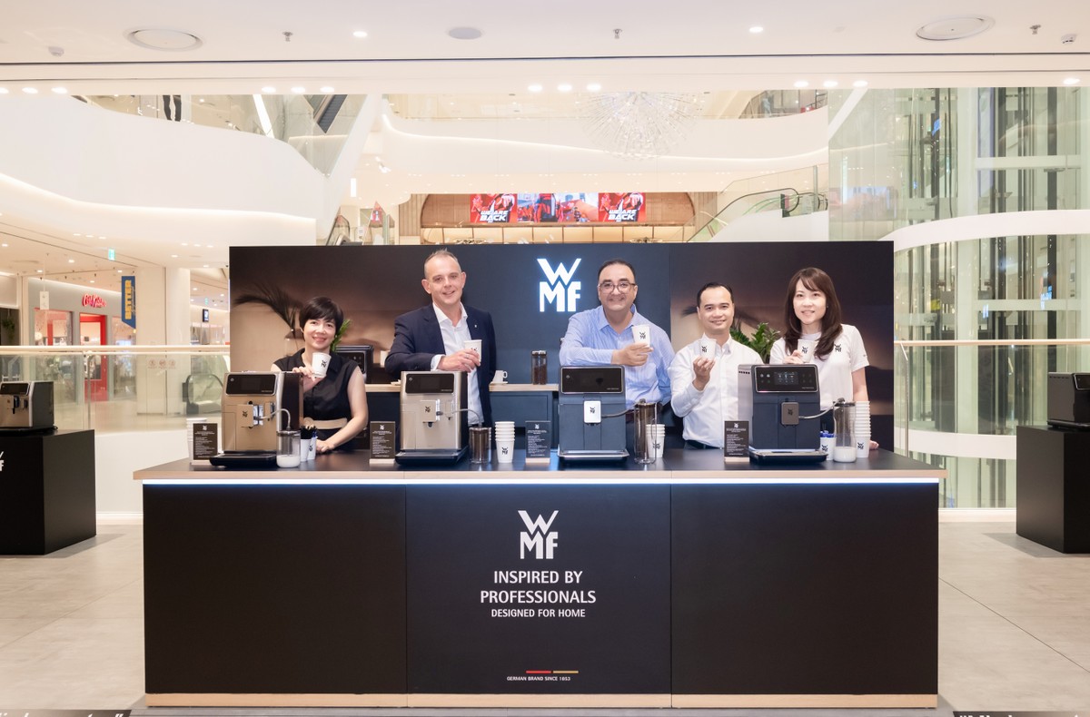 Các dòng máy pha cà phê tự động cao cấp của WMF không chỉ phục vụ trong các quán cà phê chuyên nghiệp, nó còn được ưa chuộng tại gia đình nhờ tính tiện lợi và khả năng tùy biến.