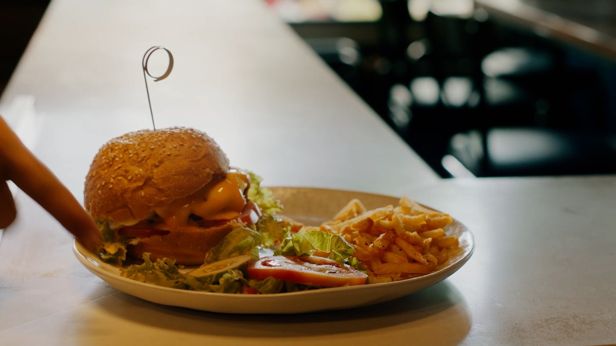 Mỗi ngày là một cơ hội để các đầu bếp trẻ học hỏi kỹ năng, phát triển bản thân, trở thành phiên bản tốt hơn của chính mình. Mỗi ngày là một cơ hội để các đầu bếp trẻ học hỏi kỹ năng, phát triển bản thân, trở thành phiên bản tốt hơn của chính mình.