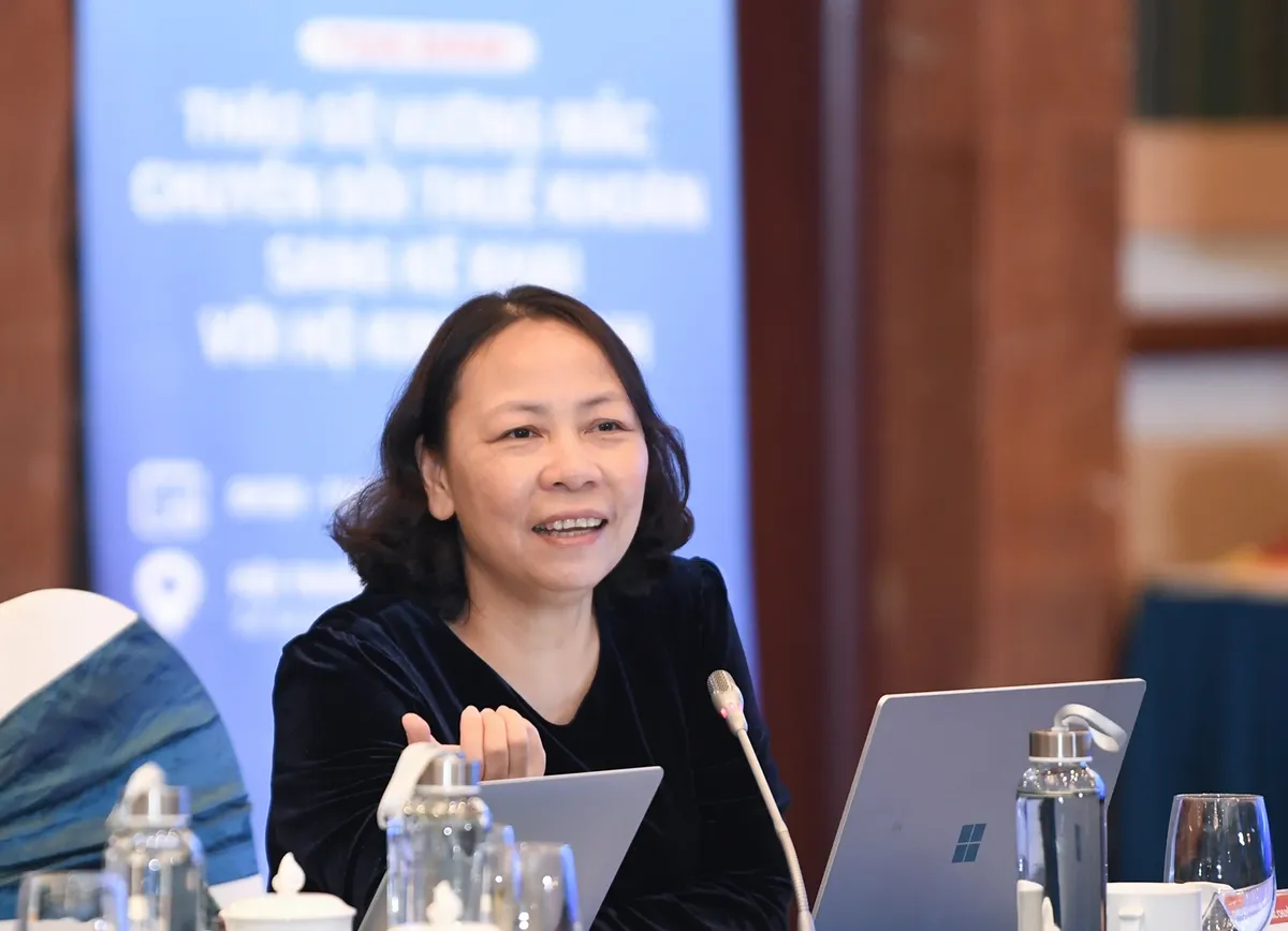 Bà Lê Thị Duyên Hải, Phó Tổng thư ký Hội Tư vấn Thuế Việt Nam cho rằng thay vì lo sợ các hộ kinh doanh nên chủ động tiếp cận các công cụ hỗ trợ và chuẩn bị sẵn sàng cho lộ trình tuân thủ thuế trong tương lai. Ảnh Hoàng Anh. Bà Lê Thị Duyên Hải, Phó Tổng thư ký Hội Tư vấn Thuế Việt Nam cho rằng thay vì lo sợ các hộ kinh doanh nên chủ động tiếp cận các công cụ hỗ trợ và chuẩn bị sẵn sàng cho lộ trình tuân thủ thuế trong tương lai. Ảnh Hoàng Anh.