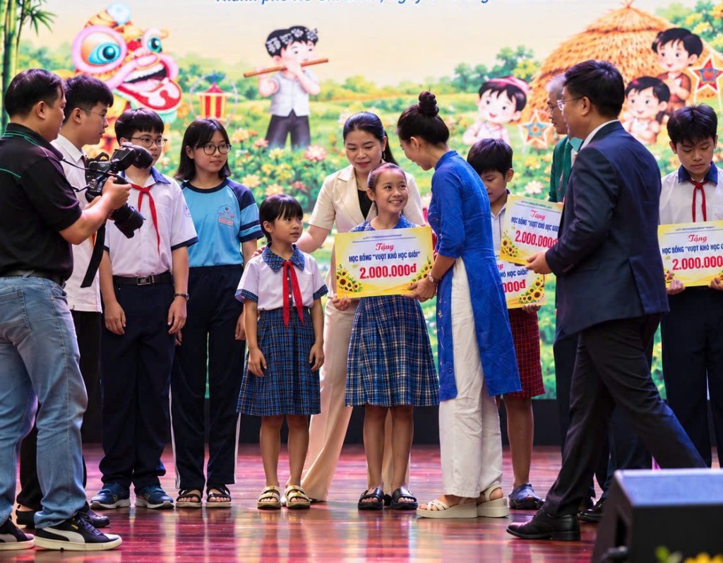 Tân Hiệp Phát đồng hành với Trung tâm công tác xã hội - Quỹ bảo trợ trẻ em Bình Dương để chăm lo cho trẻ em trong nhiều năm qua. Tân Hiệp Phát đồng hành với Trung tâm công tác xã hội - Quỹ bảo trợ trẻ em Bình Dương để chăm lo cho trẻ em trong nhiều năm qua.