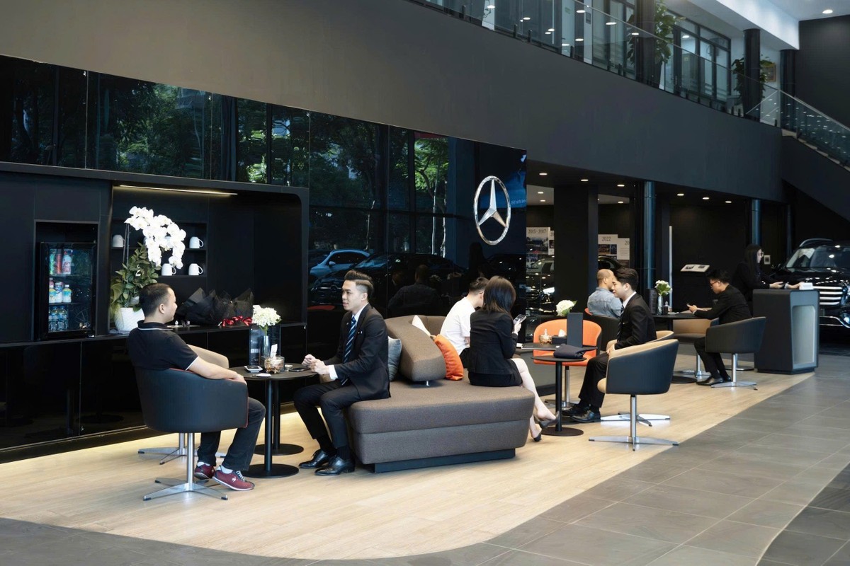 Những thay đổi này cho thấy Mercedes-Benz đang gia tăng sức hấp dẫn của GLC không chỉ bằng giá bán, mà còn thông qua các chính sách hậu mãi và chăm sóc khách hàng. Đây cũng là yếu tố có thể hỗ trợ các đại lý trong việc mở rộng tệp khách hàng và duy trì mức độ gắn kết với thương hiệu. Những thay đổi này cho thấy Mercedes-Benz đang gia tăng sức hấp dẫn của GLC không chỉ bằng giá bán, mà còn thông qua các chính sách hậu mãi và chăm sóc khách hàng. Đây cũng là yếu tố có thể hỗ trợ các đại lý trong việc mở rộng tệp khách hàng và duy trì mức độ gắn kết với thương hiệu.