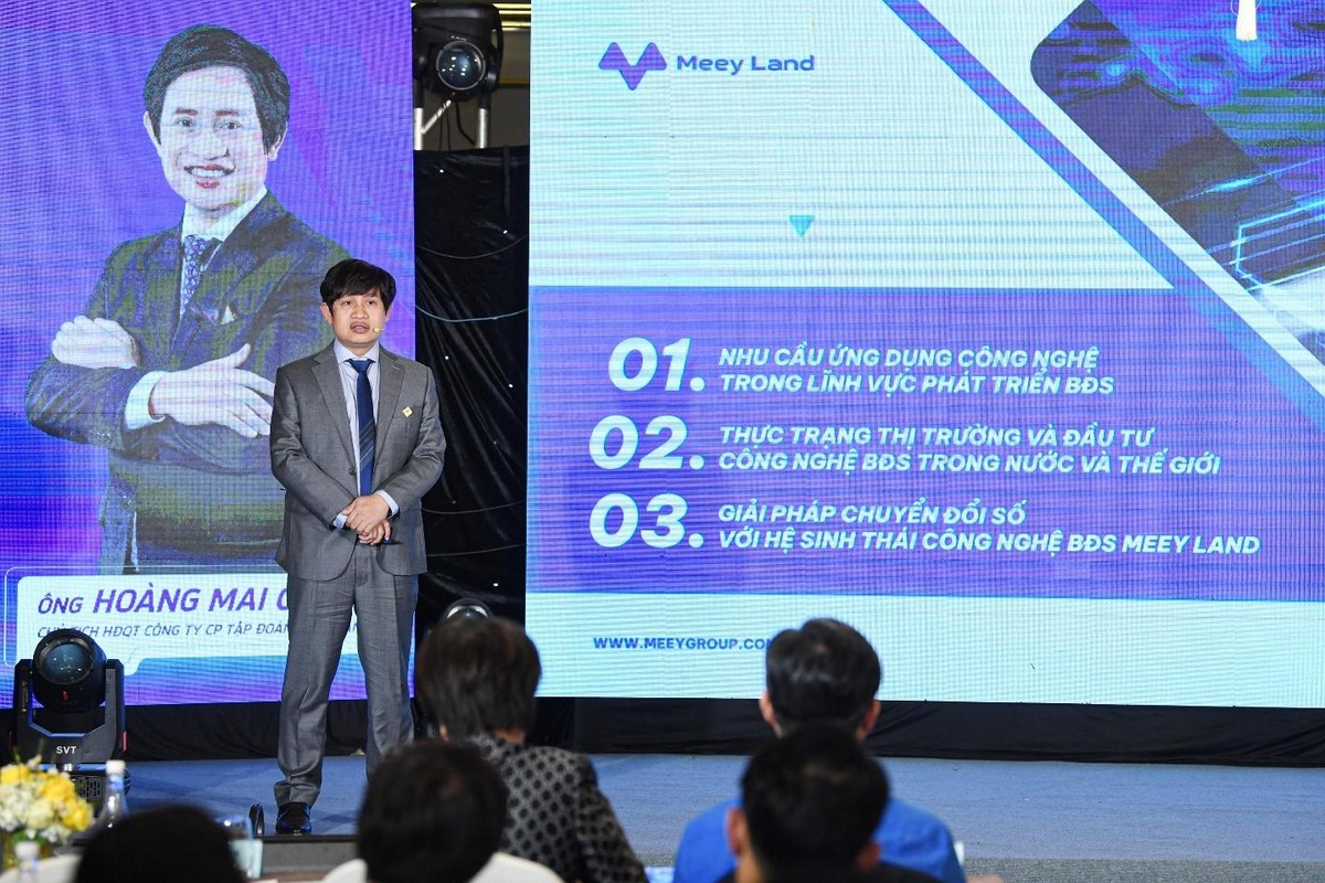 Ông Hoàng Mai Chung, Chủ tịch Hội đồng quản trị Công ty cổ phần Tập đoàn Meey Land trình bày tại diễn đàn.