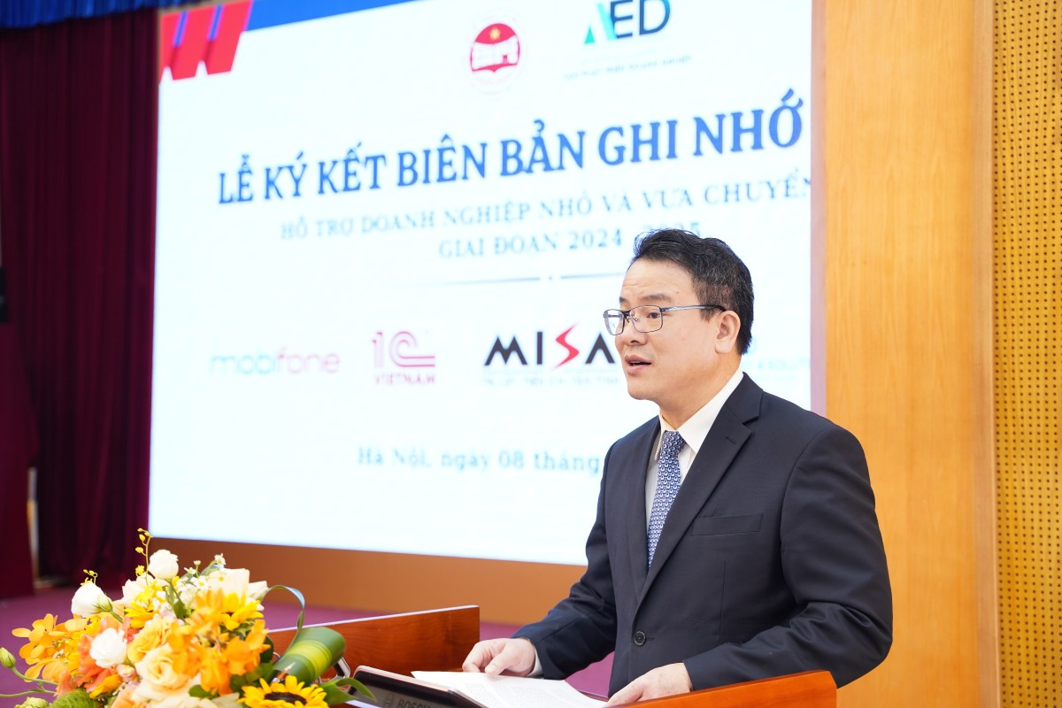 Thứ trưởng Bộ Kế hoạch và Đầu tư Trần Quốc Phương phát biểu tại buổi Lễ ký kết.