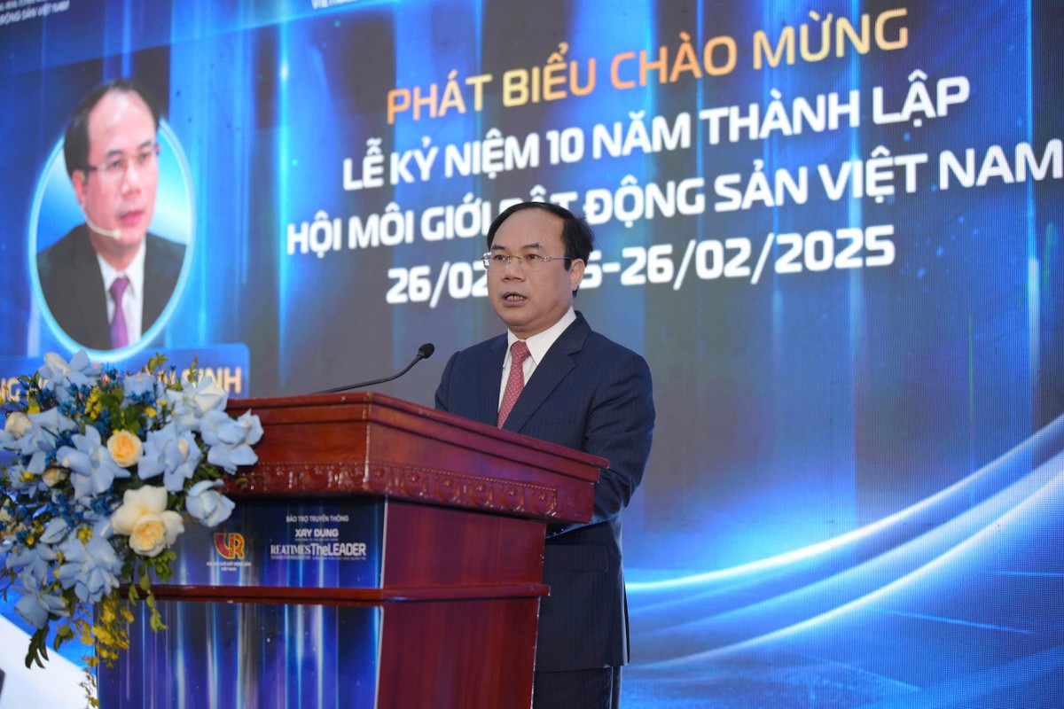 Thứ trưởng Bộ Xây dựng Nguyễn Văn Sinh đánh giá cao những gì VARS đã làm được trong 10 năm vừa qua