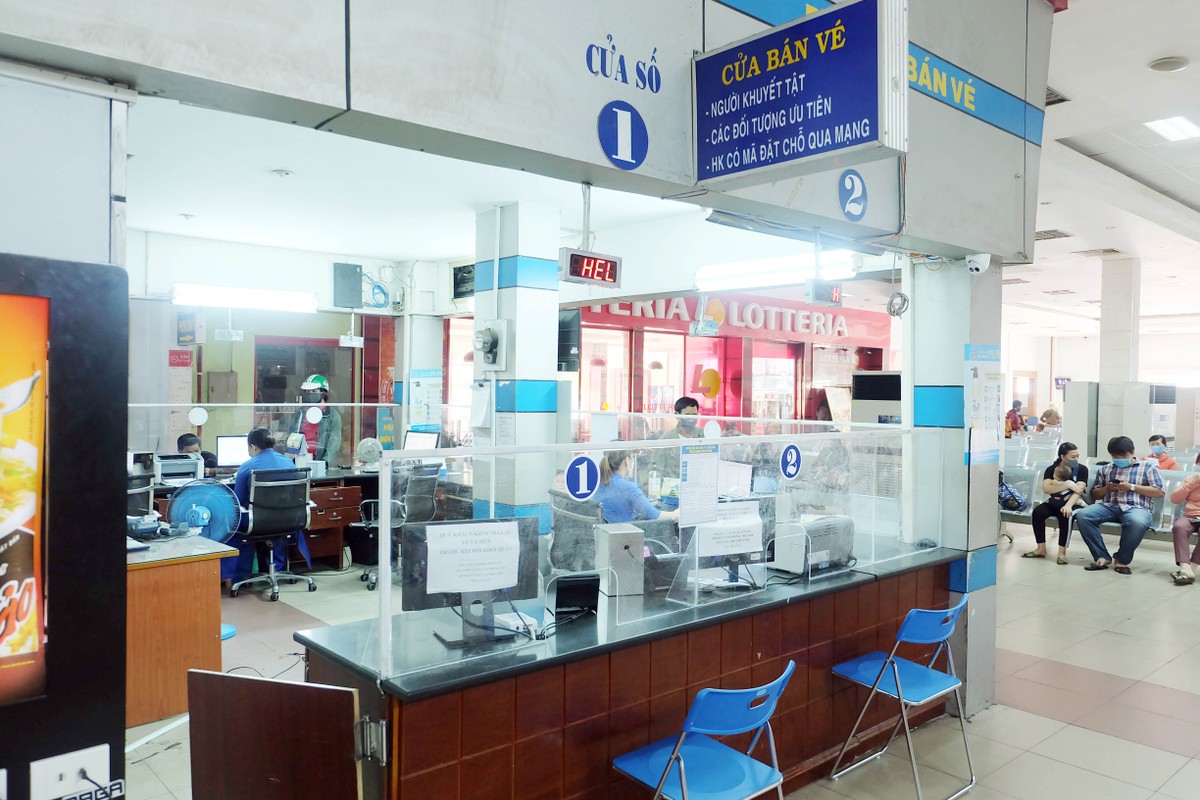 Ga Sài Gòn đìu hiu trước ngày nghỉ lễ ảnh 4