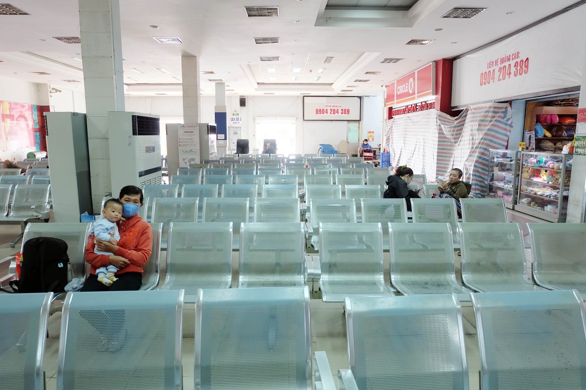 Ga Sài Gòn đìu hiu trước ngày nghỉ lễ ảnh 7