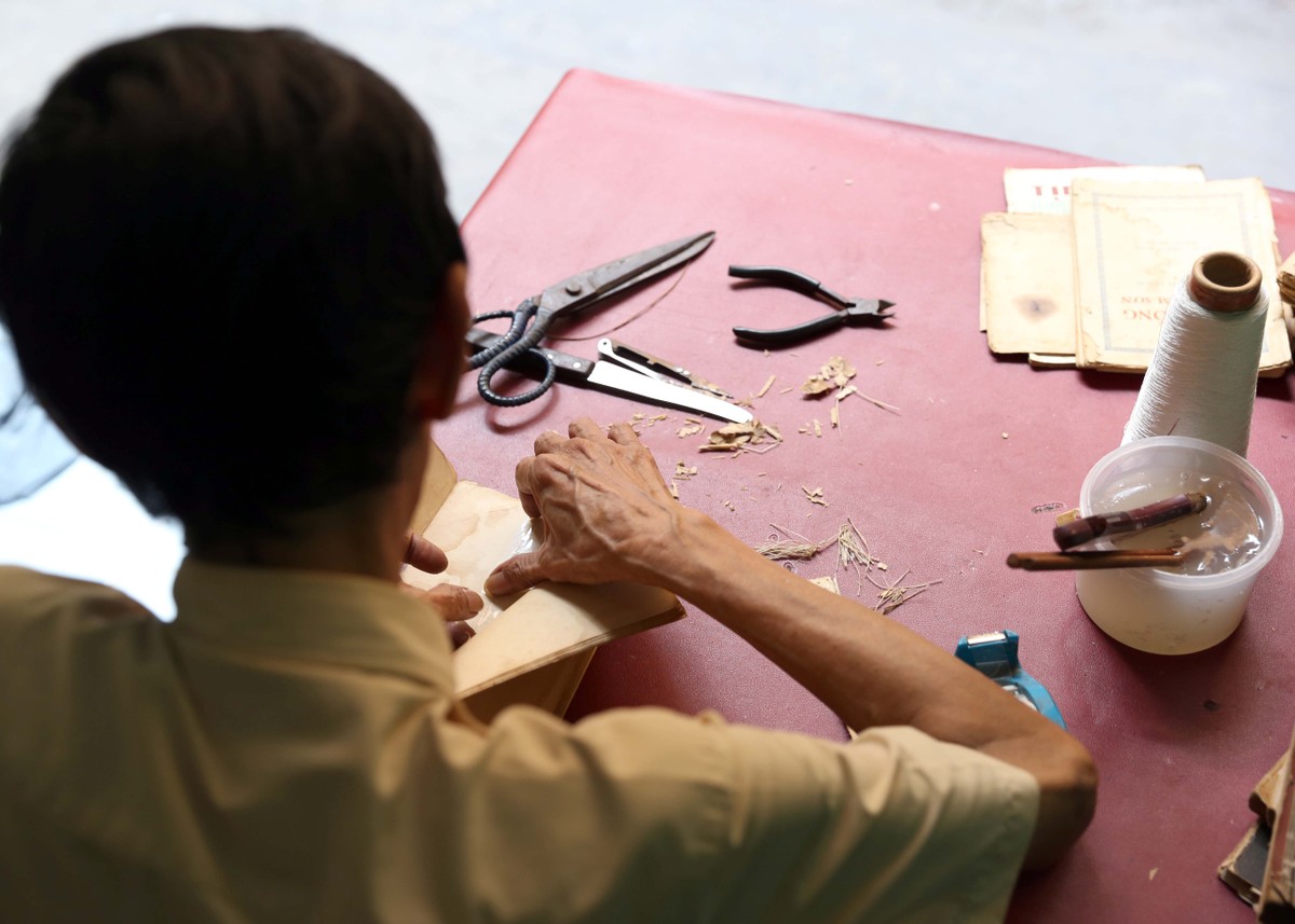 Người “hồi sinh” sách cũ cuối cùng tại Sài Gòn ảnh 10