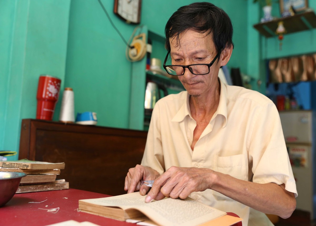 Người “hồi sinh” sách cũ cuối cùng tại Sài Gòn ảnh 2