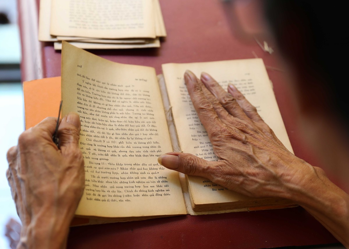 Người “hồi sinh” sách cũ cuối cùng tại Sài Gòn ảnh 3