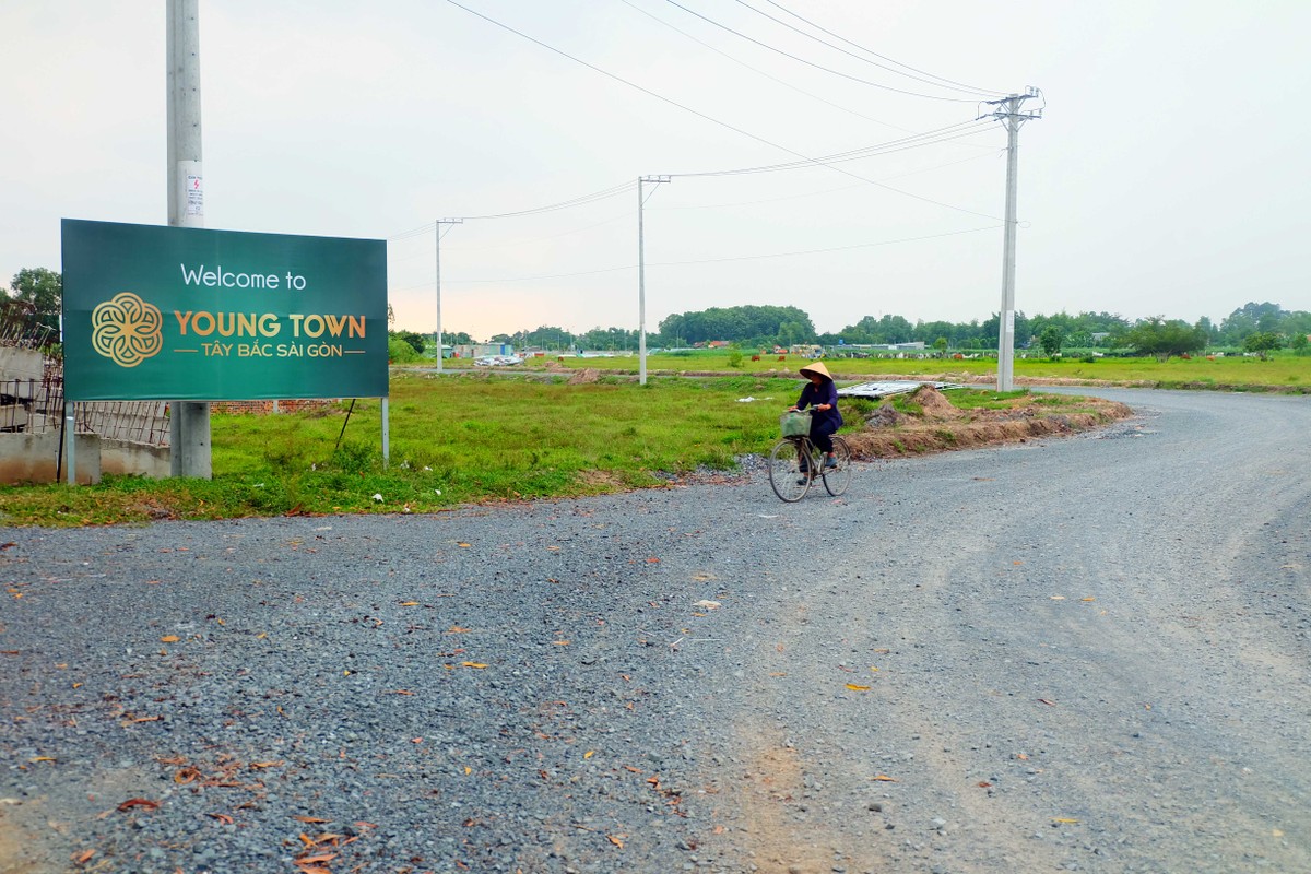 Những dự án vắng bóng người tại Long An ảnh 10