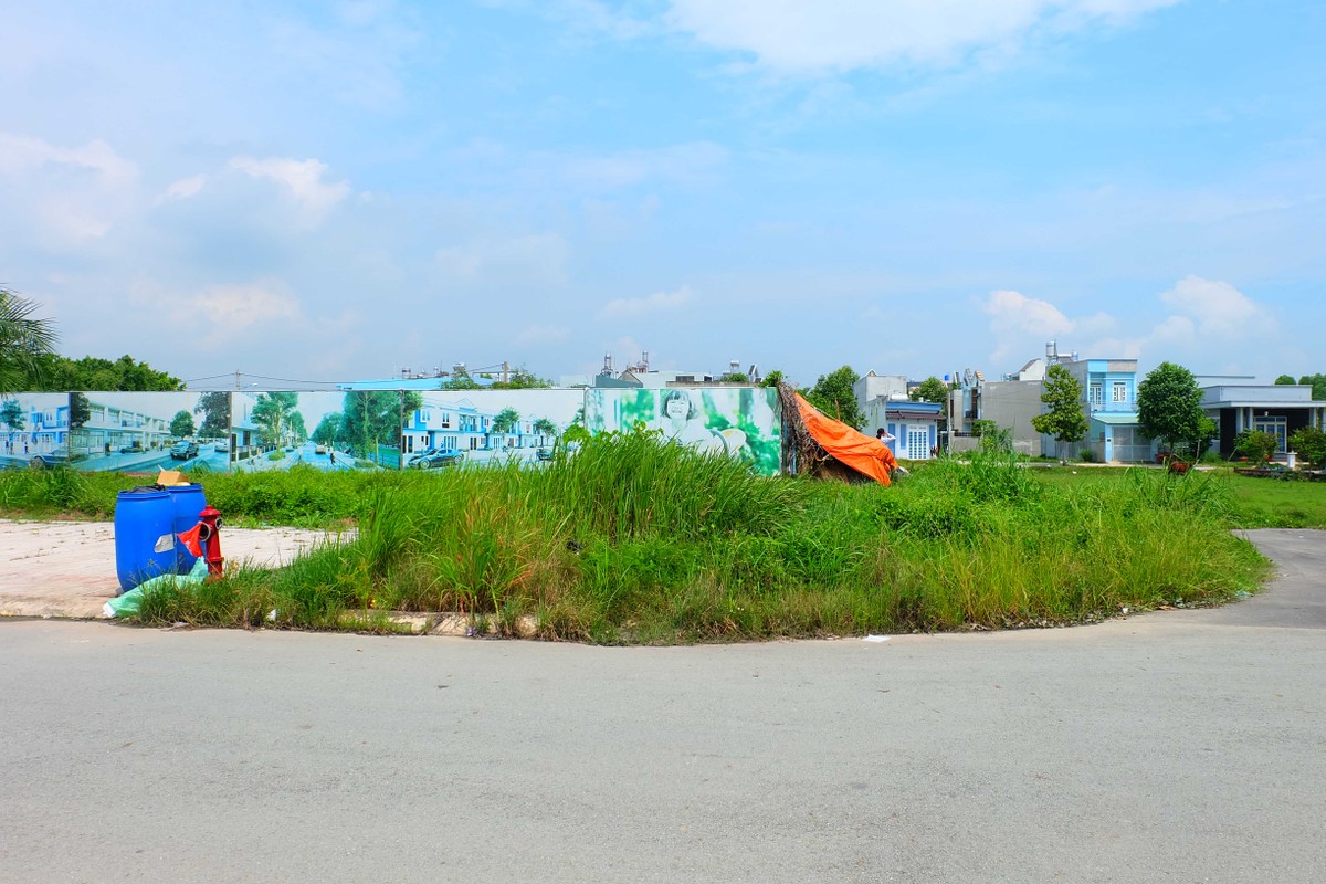 Những dự án vắng bóng người tại Long An ảnh 8